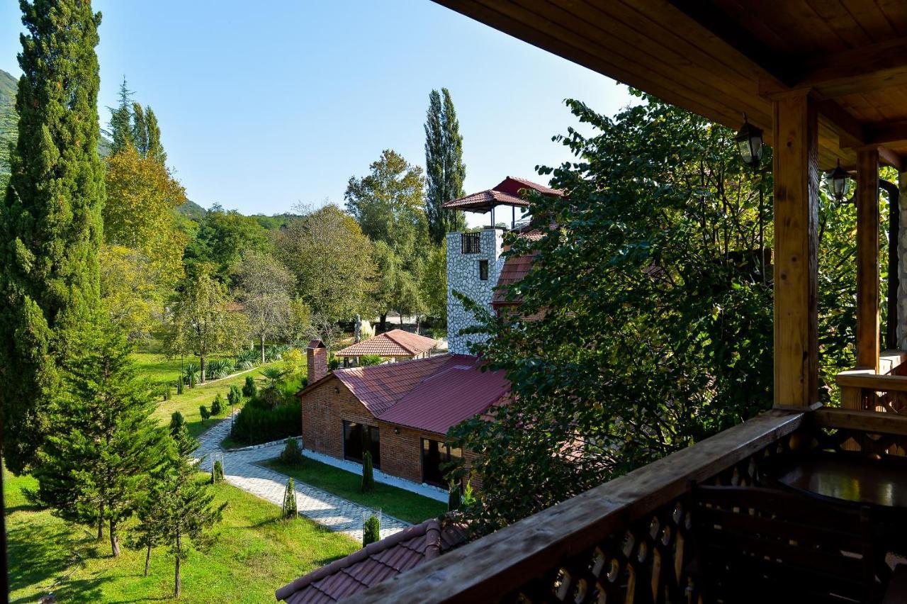 Chateau Chikovani Hotel Gordi Exterior photo