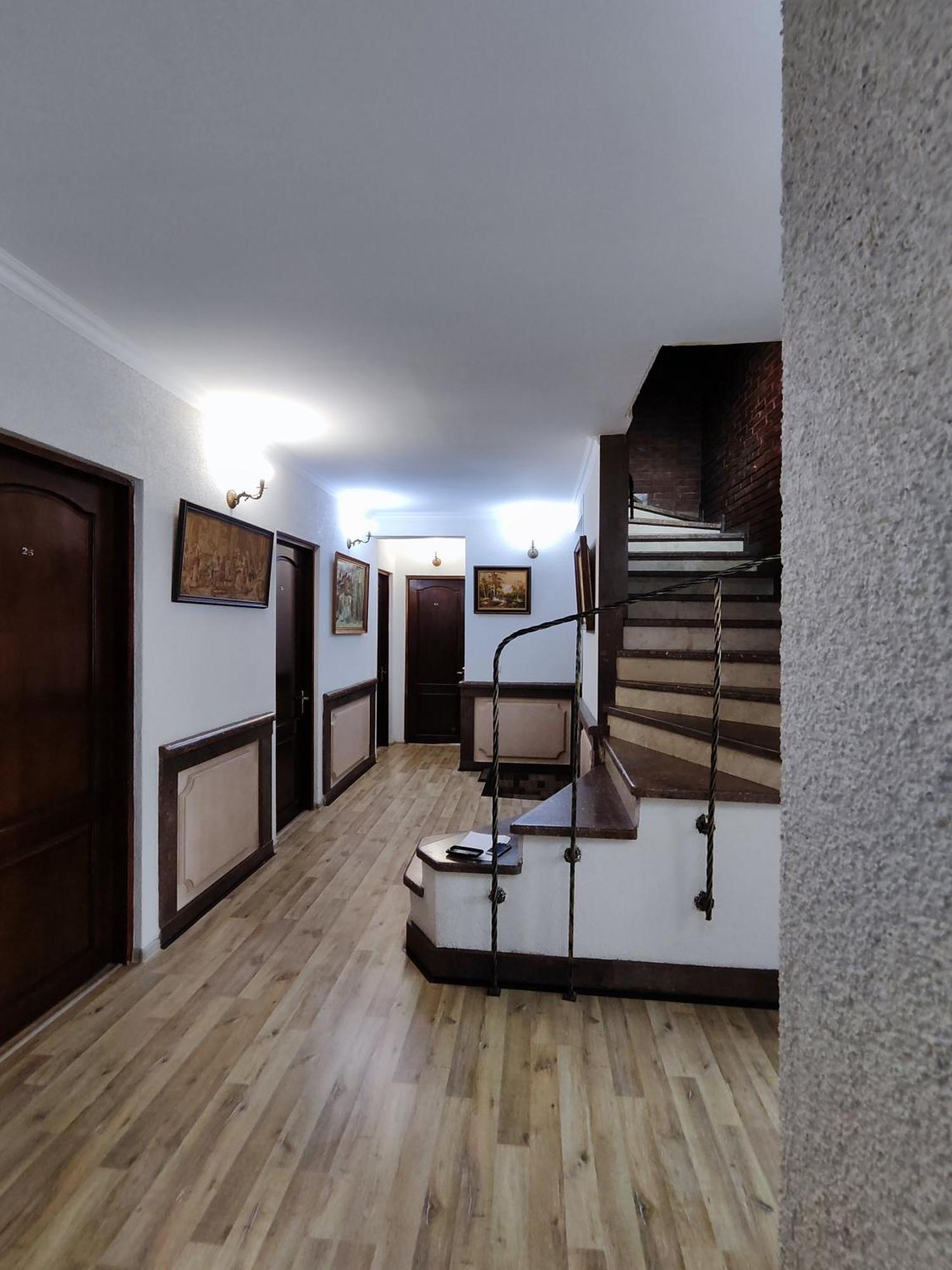 Chateau Chikovani Hotel Gordi Exterior photo