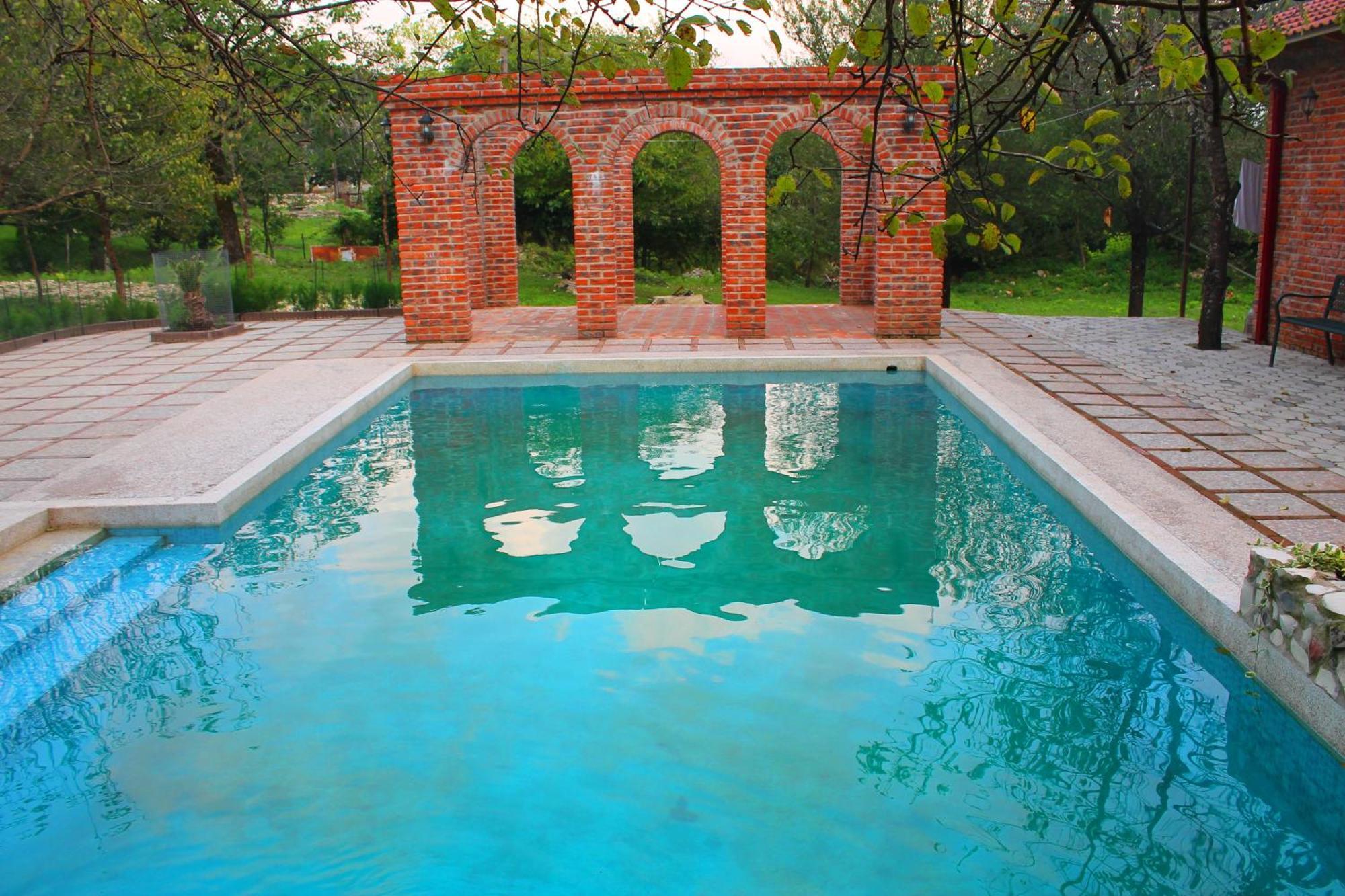 Chateau Chikovani Hotel Gordi Exterior photo